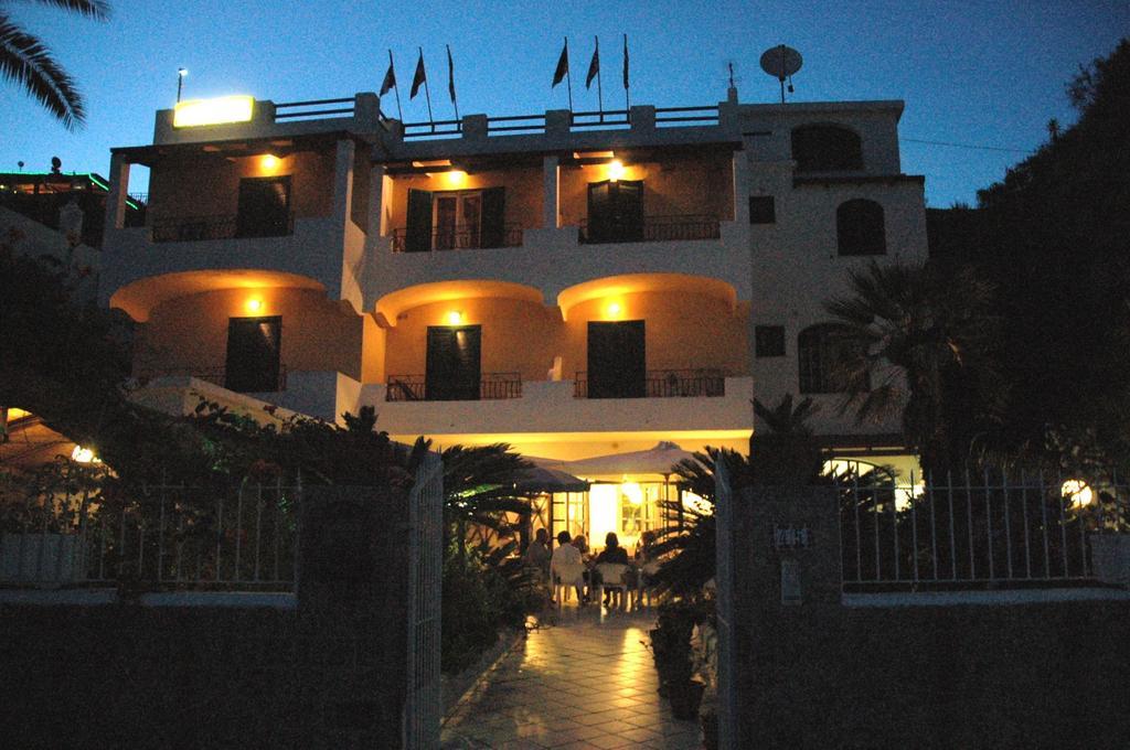 Hotel Villa Bina Sant'Angelo  Екстериор снимка