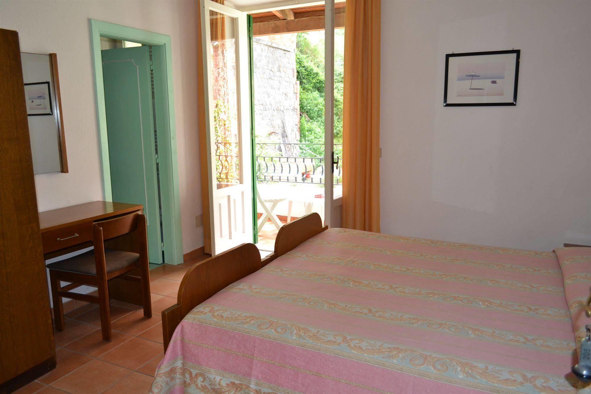 Hotel Villa Bina Sant'Angelo  Екстериор снимка