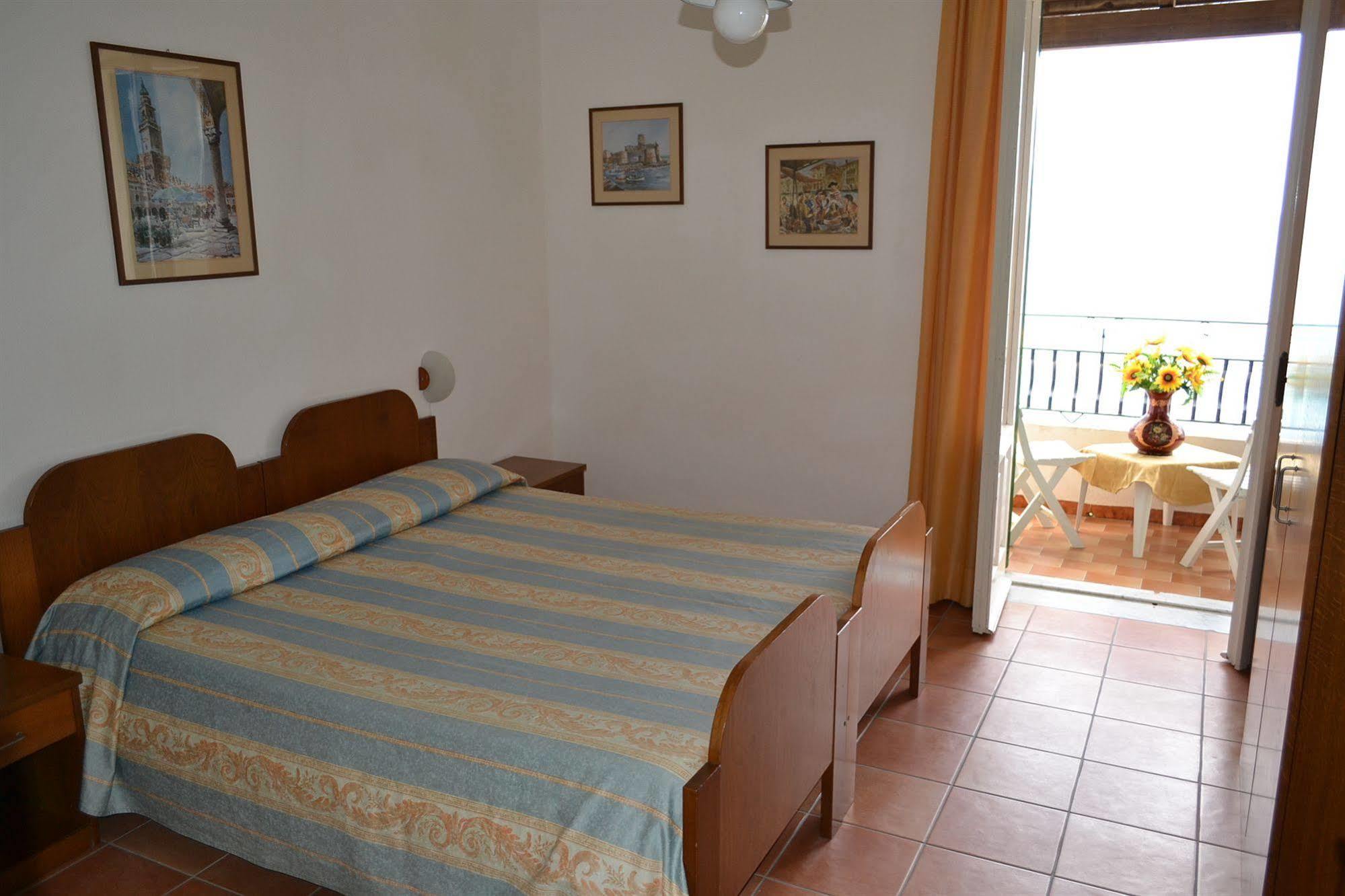 Hotel Villa Bina Sant'Angelo  Екстериор снимка
