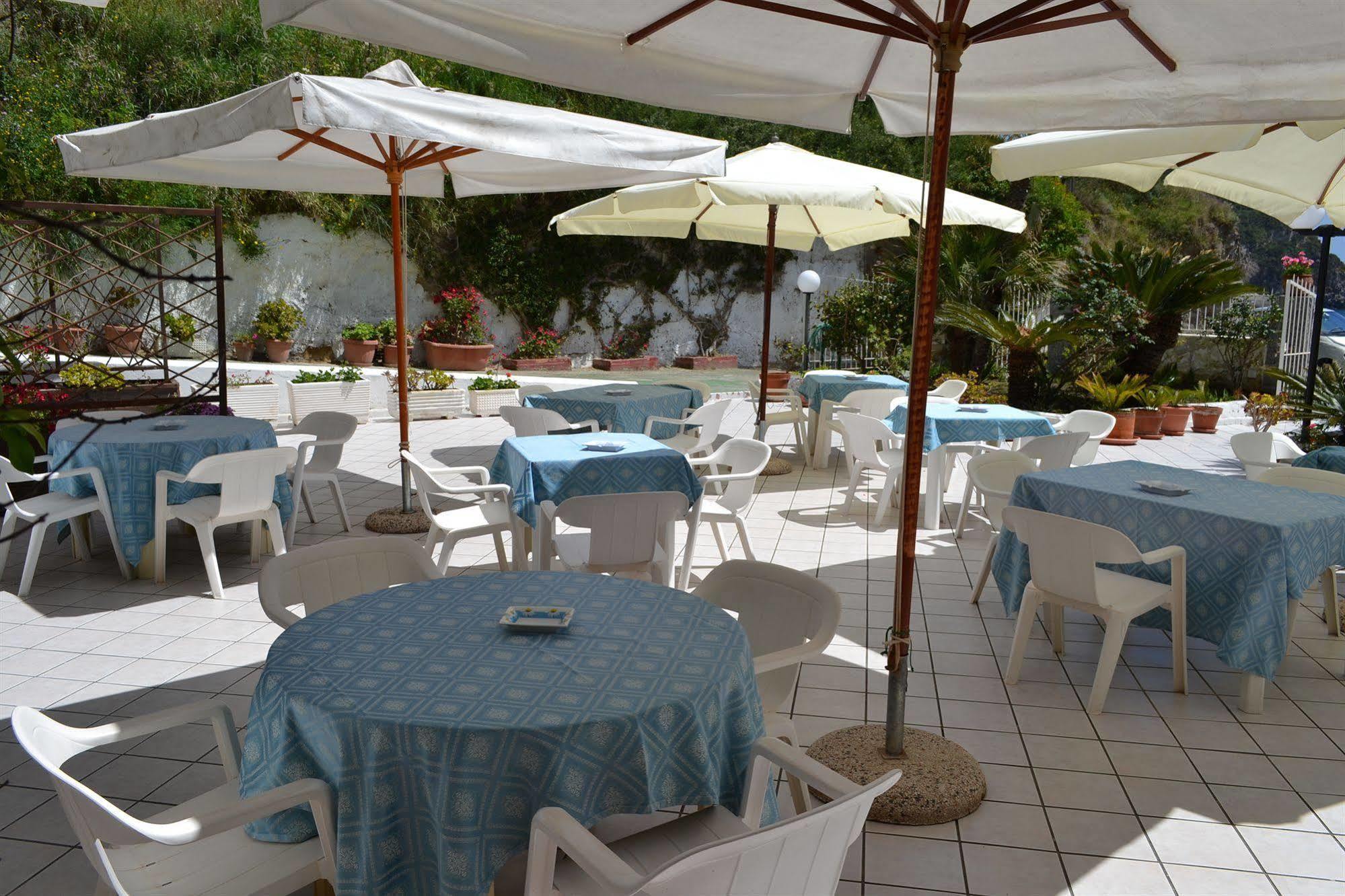 Hotel Villa Bina Sant'Angelo  Екстериор снимка