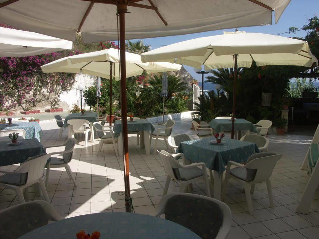 Hotel Villa Bina Sant'Angelo  Екстериор снимка